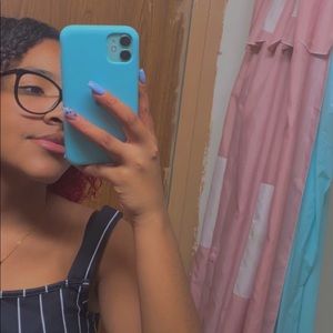 Meet your Posher, Leah